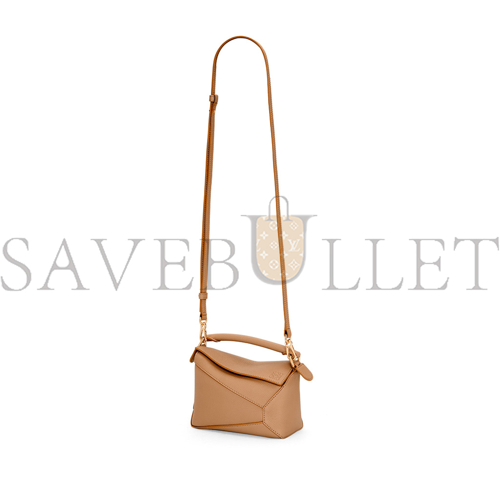 LOEWE MINI PUZZLE BAG IN SOFT GRAINED CALFSKIN A510P88X16 (18*12.5*8cm) LOEWE MINI PUZZLE BAG IN SOFT GRAINED CALFSKIN A510P88X16 (18*12.5*8cm)